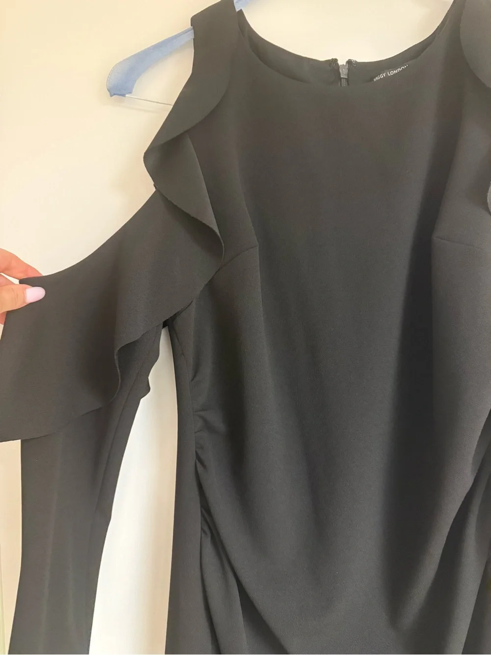Maggy London Elegant Black Ruffle Cold-Shoulder Midi BlackDress